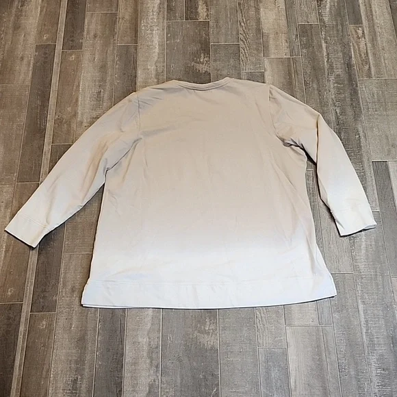 d & Co. Brand womans sweatshirt - Picture 7 of 7